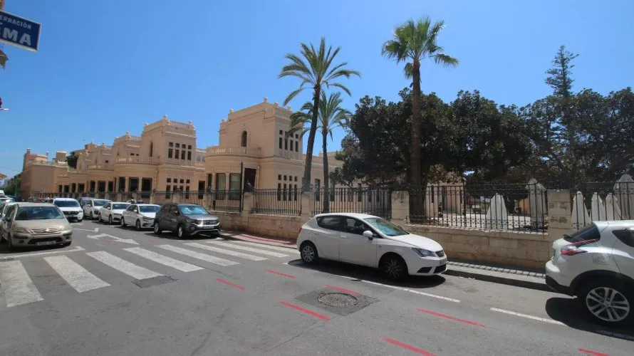 Commercial property de 24 chambres à Alicante, Espagne No. 322 № 5