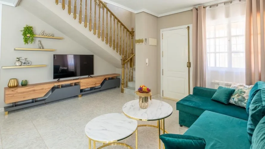 Villa de 3 chambres à Torrevieja, Espagne No. 180 № 21