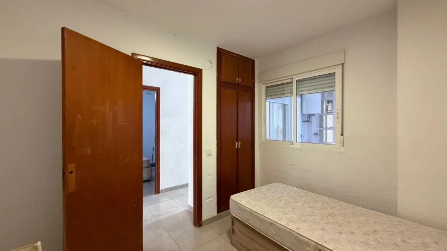 Apartment de 4 chambres à Torrevieja, Espagne No. 691 № 9