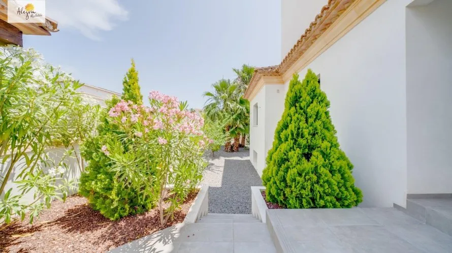 Villa de 5 chambres à Calpe, Espagne No. 329 № 2