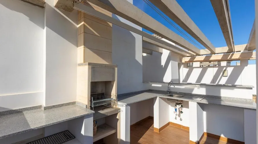 Penthouse de 2 chambres à Torrevieja, Espagne No. 689 № 1