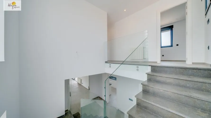 Villa de 5 chambres à Calpe, Espagne No. 329 № 26