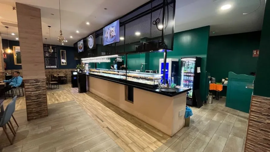 Commercial property de 347m² à Benidorm, Espagne No. 373 № 6