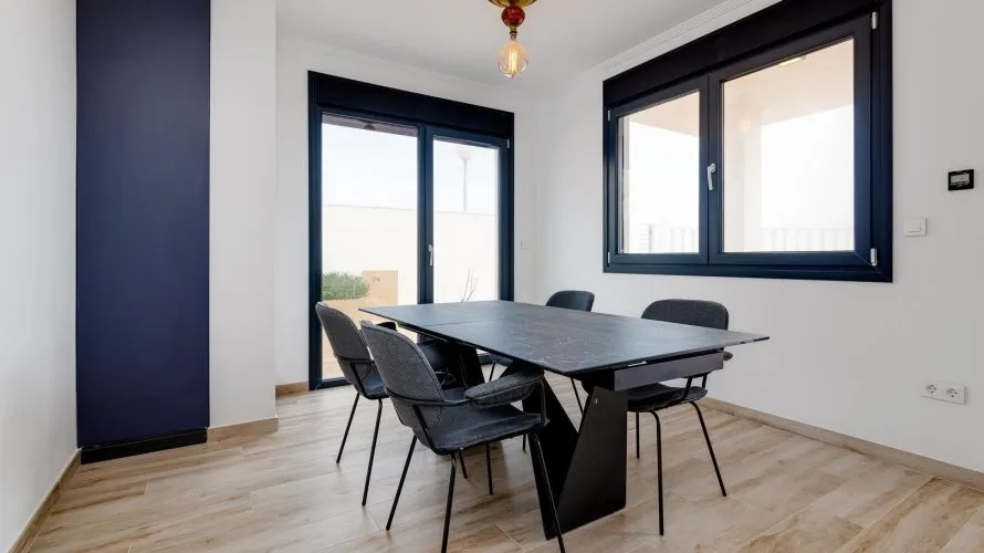 Villa de 4 chambres à Torrevieja, Espagne No. 347 № 15