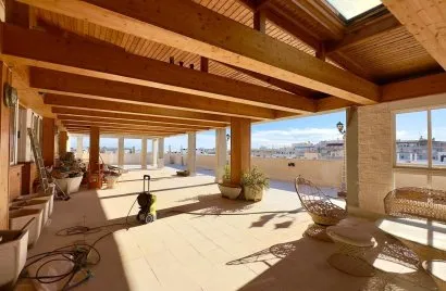 Penthouse de 2 chambres à Torrevieja, Espagne No. 655
