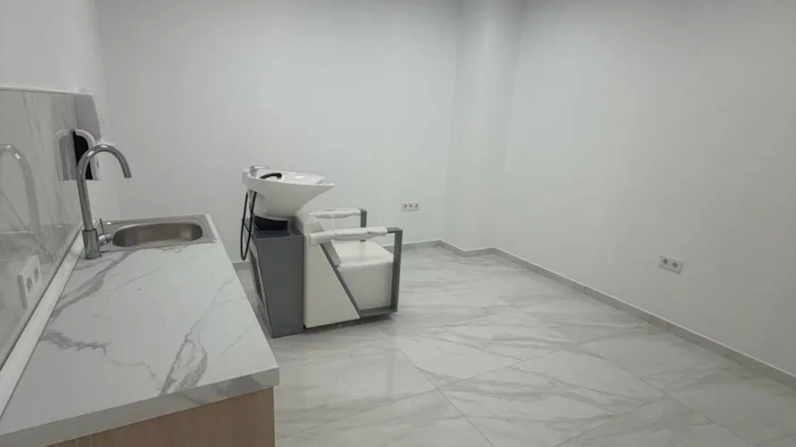 Commercial property de 87.85m² à Torrevieja, Espagne No. 1282 № 11