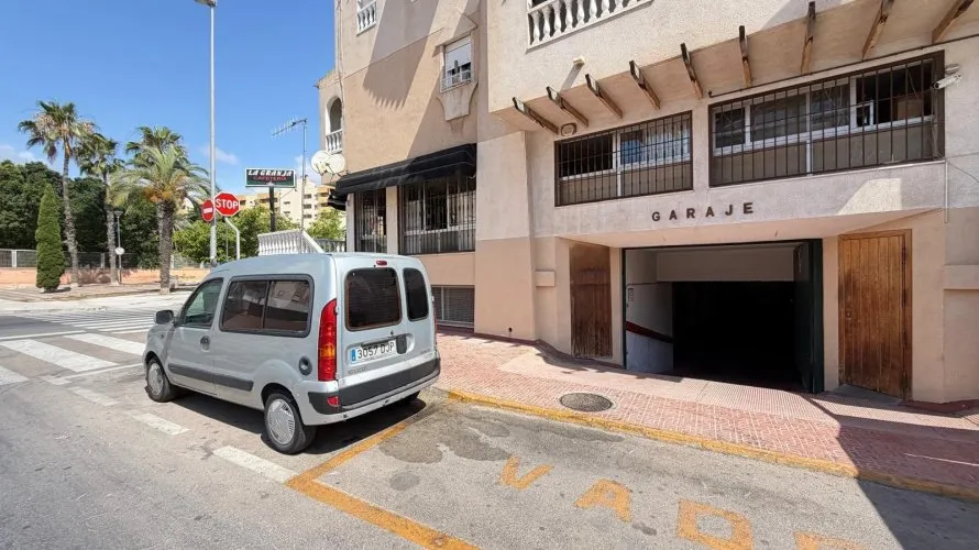 Commercial property de 2800m² à Torrevieja, Espagne No. 1260 № 26