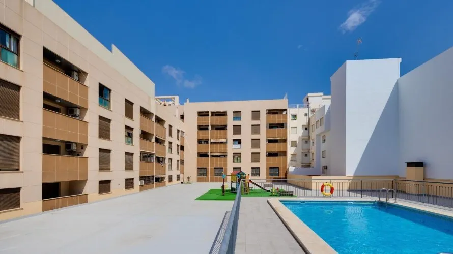 Apartment de 2 chambres à Torrevieja, Espagne No. 1258 № 5