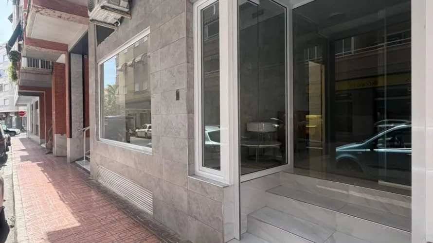 Commercial property de 87.85m² à Torrevieja, Espagne No. 1282 № 26
