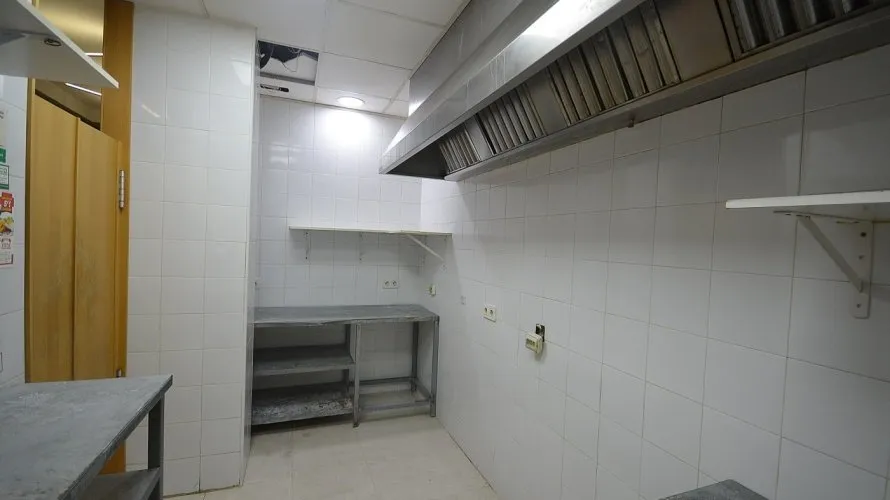 Commercial property de 200m² à Torrevieja, Espagne No. 1252 № 1