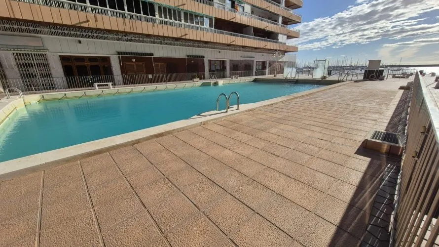 Apartment de 2 chambres à Torrevieja, Espagne No. 1279 № 1