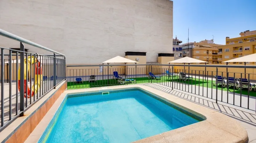 Apartment de 2 chambres à Torrevieja, Espagne No. 1258 № 2