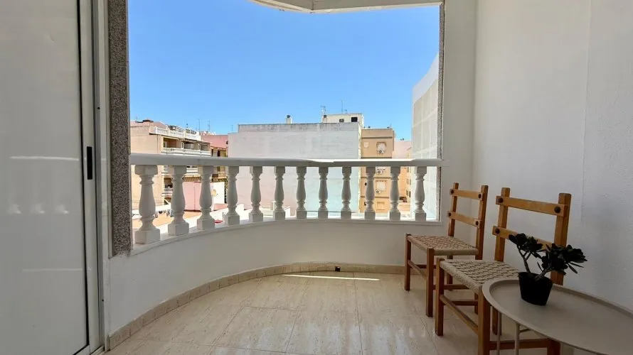 Apartment de 2 chambres à Torrevieja, Espagne No. 1296 № 4