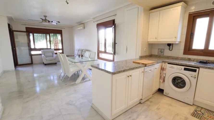 Apartment de 2 chambres à Torrevieja, Espagne No. 1254 № 8
