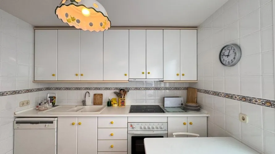 Apartment de 3 chambres à Torrevieja, Espagne No. 1238 № 1
