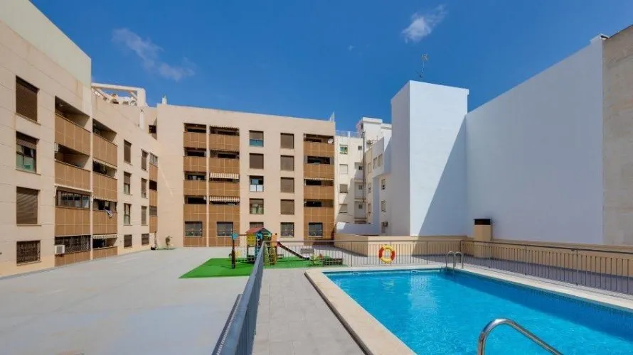 Apartment de 2 chambres à Torrevieja, Espagne No. 1258 № 4