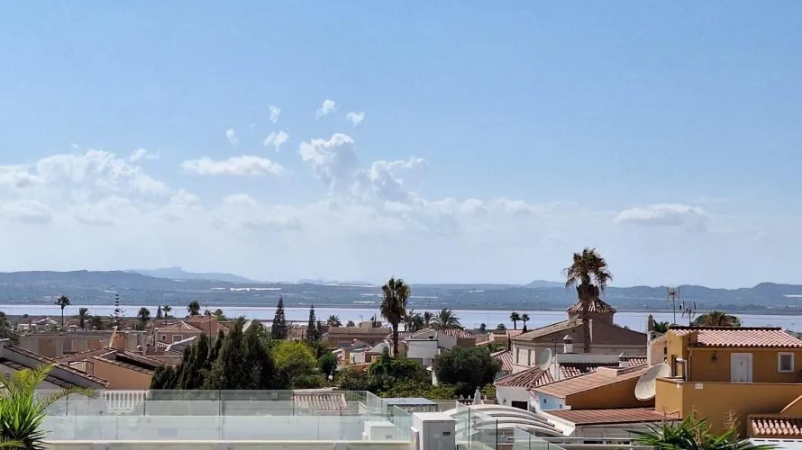 Villa de 106m² à Torrevieja, Espagne No. 1194 № 24