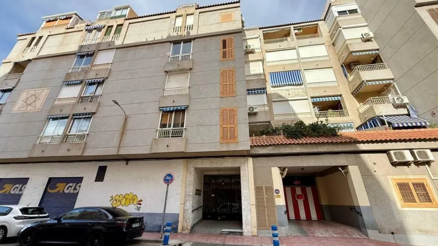 Apartment de 2 chambres à Torrevieja, Espagne No. 1433