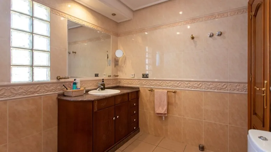 Villa de 180m² à Torrevieja, Espagne No. 1326 № 7