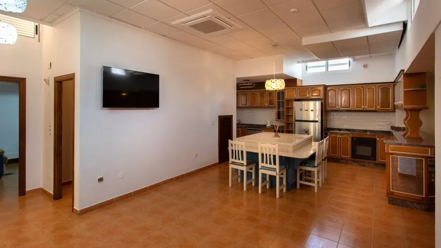 Villa de 180m² à Torrevieja, Espagne No. 1326 № 2