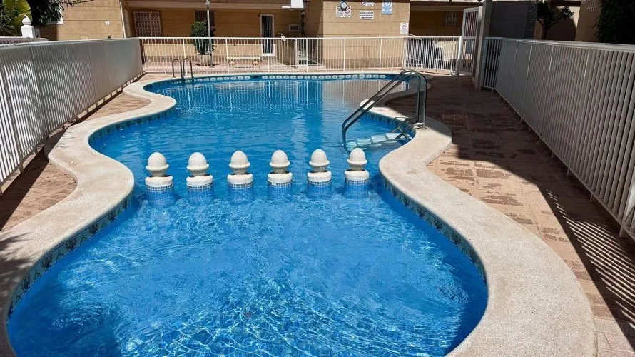 Apartment de 2 chambres à Torrevieja, Espagne No. 1302 № 3