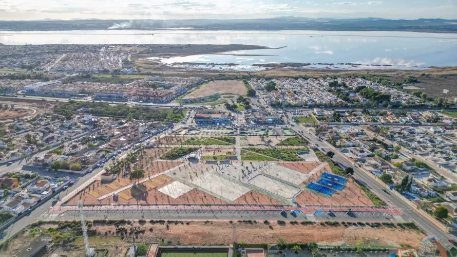 Villa de 102m² à Torrevieja, Espagne No. 1324