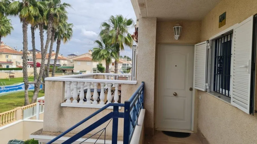 Bungalow de 58m² à Torrevieja, Espagne No. 1397 № 18