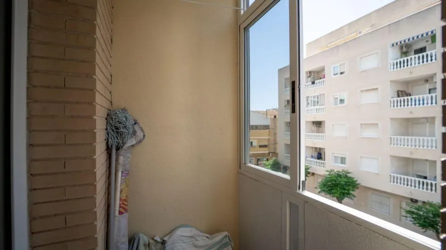 Apartment de 2 chambres à Torrevieja, Espagne No. 1413 № 4