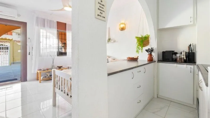Bungalow de 1 chambre à Torrevieja, Espagne No. 1539 № 8