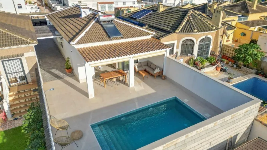 Villa de 102m² à Torrevieja, Espagne No. 1324 № 5