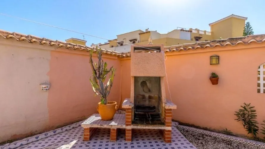 Bungalow de 1 chambre à Torrevieja, Espagne No. 1539 № 1