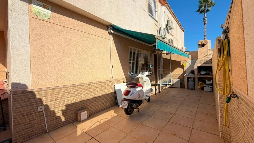 House de 3 chambres à Torrevieja, Espagne No. 1349 № 20