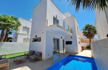 Apartment de 3 chambres à Torrevieja, Espagne No. 1299