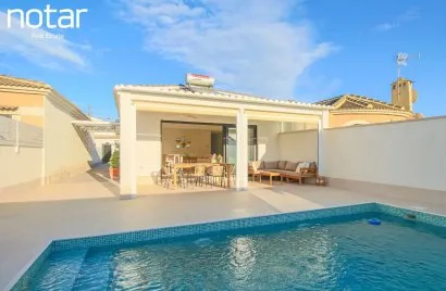 Villa de 102m² à Torrevieja, Espagne No. 1324