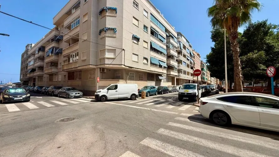 Apartment de 2 chambres à Torrevieja, Espagne No. 1655 № 24
