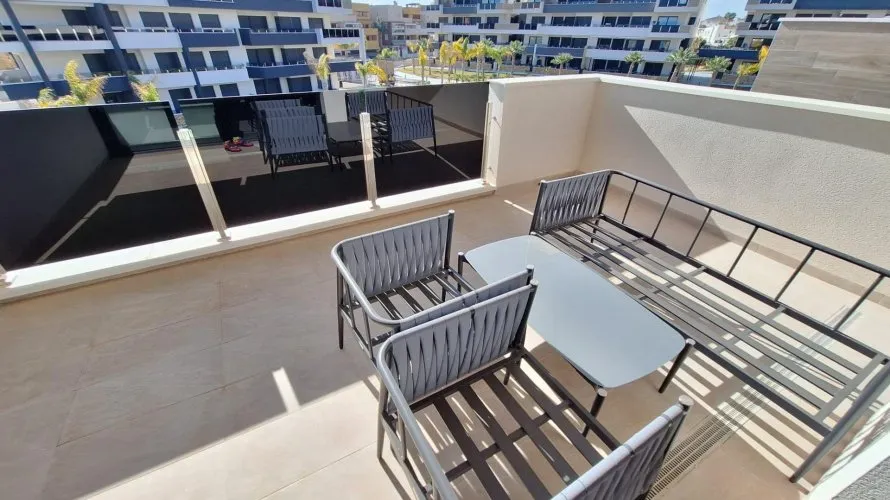 Apartment de 2 chambres à Torrevieja, Espagne No. 1704