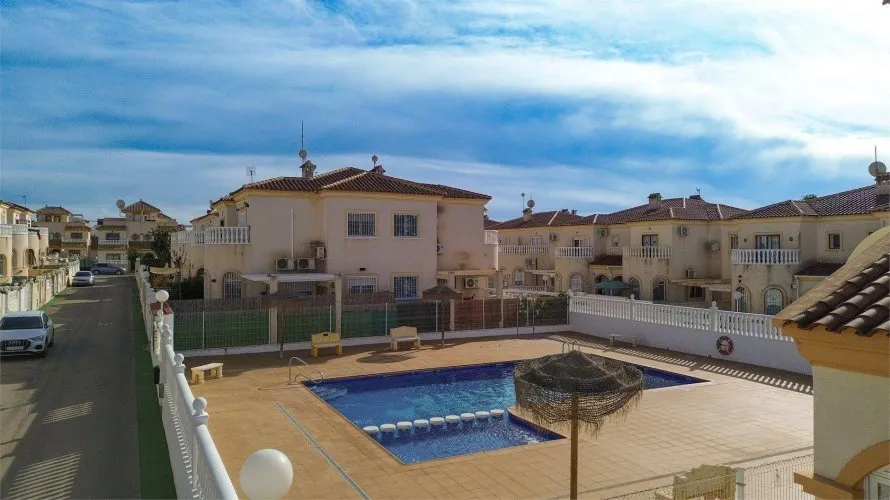 House de 3 chambres à Torrevieja, Espagne No. 1739 № 5