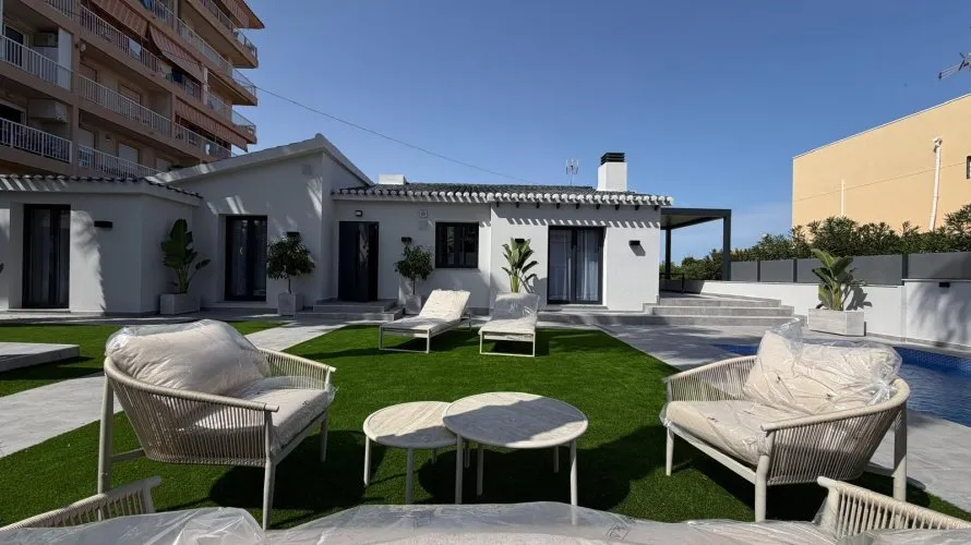 Villa de 4 chambres à Torrevieja, Espagne No. 1713 № 6