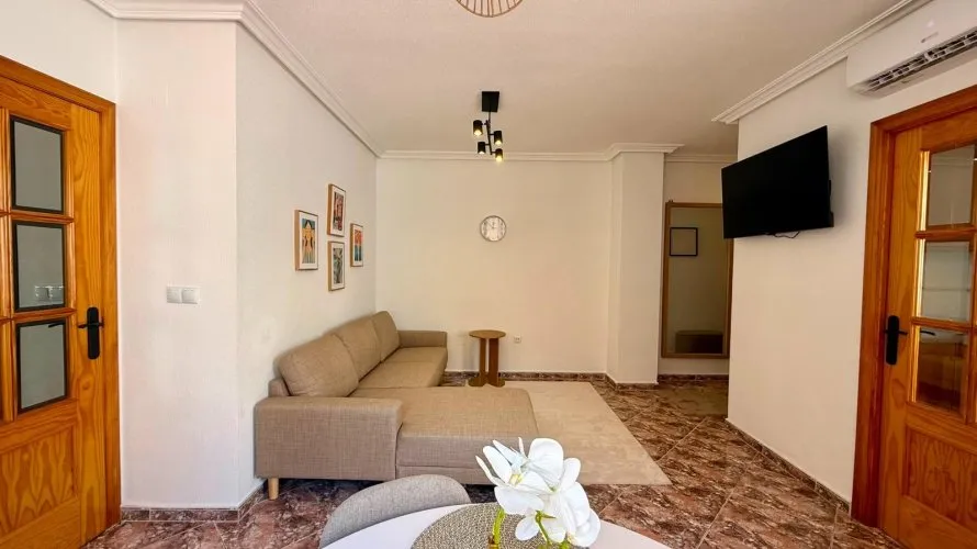 Apartment de 2 chambres à Torrevieja, Espagne No. 1655 № 17
