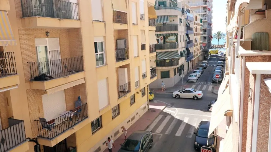 Apartment de 2 chambres à Torrevieja, Espagne No. 1743 № 1