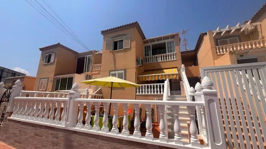 Bungalow de 2 chambres à Torrevieja, Espagne No. 1694 № 5