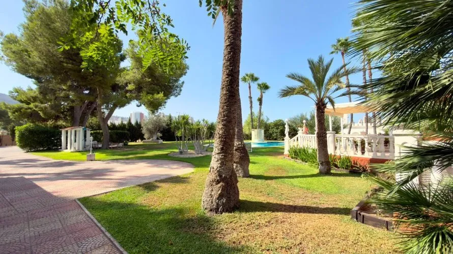 Villa de 5 chambres à Benidorm, Espagne No. 1716 № 8