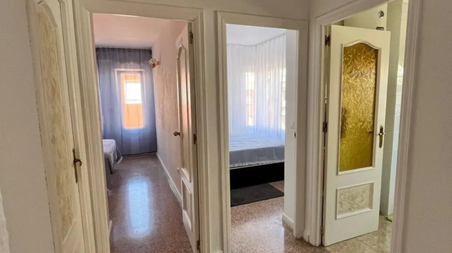 Apartment de 2 chambres à Torrevieja, Espagne No. 1690 № 2