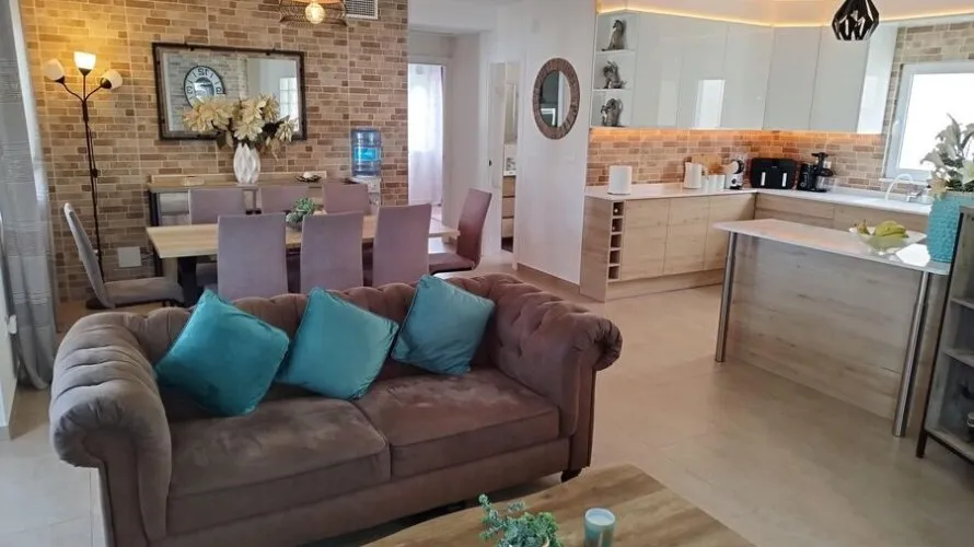 Villa de 186m² à Torrevieja, Espagne No. 1718 № 6