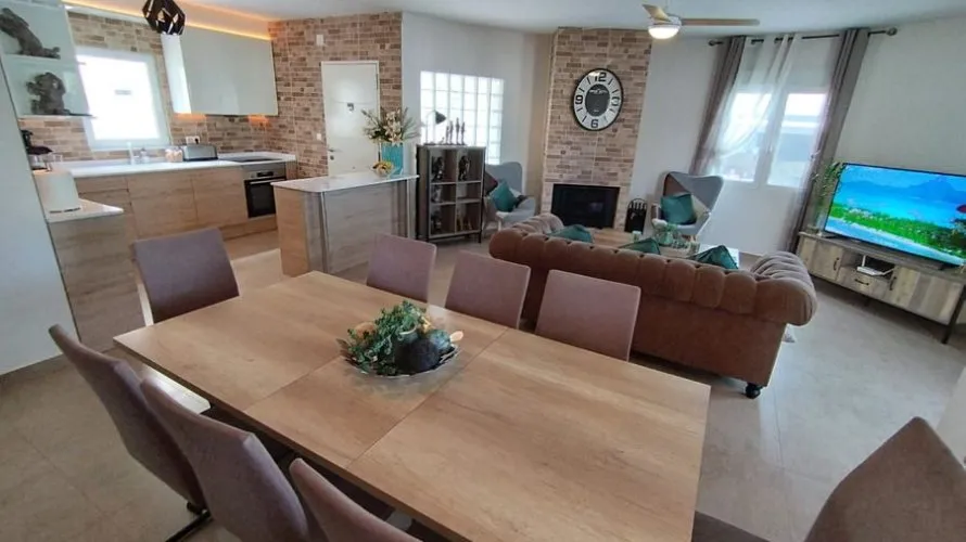 Villa de 186m² à Torrevieja, Espagne No. 1718 № 16