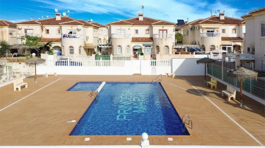 House de 3 chambres à Torrevieja, Espagne No. 1739 № 3