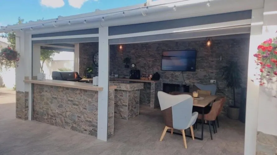 Villa de 186m² à Torrevieja, Espagne No. 1718 № 3