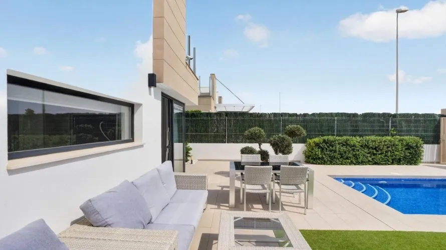 Villa de 178m² à Guardamar del Segura, Espagne No. 1722 № 1