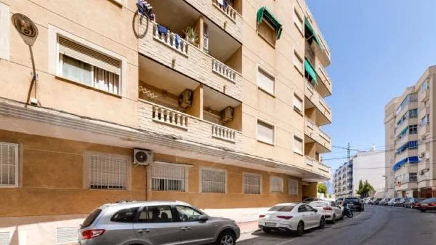 Apartment de 2 chambres à Torrevieja, Espagne No. 1689 № 2