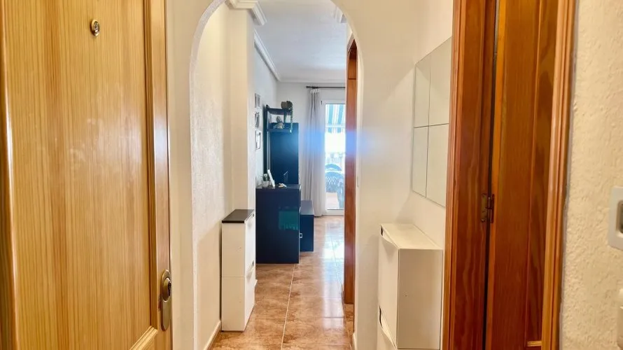 Apartment de 1 chambre à Torrevieja, Espagne No. 1870 № 1